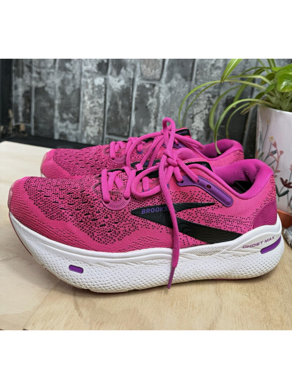 Brooks Ghost Max Women’s Pink/Purple/Black Low Top Lace-Up Mesh US 9 B 120395